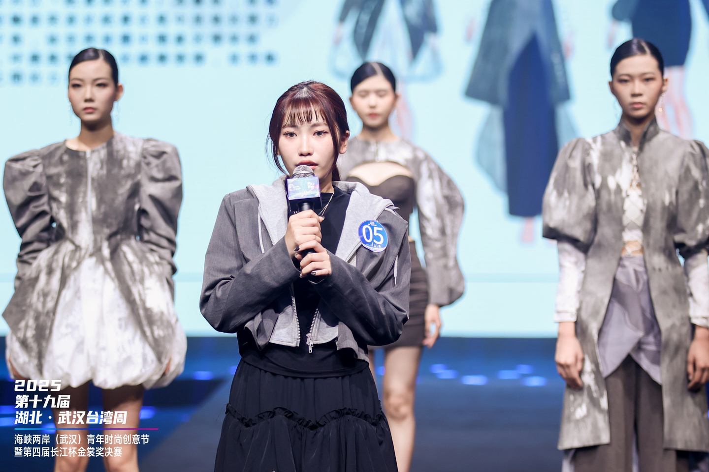 謝依庭《Favola》圖片